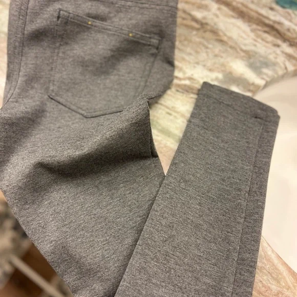 Anthropologie Pilcro Letterpress Serif Ponte leggings size 28. - Picture 3 of 8